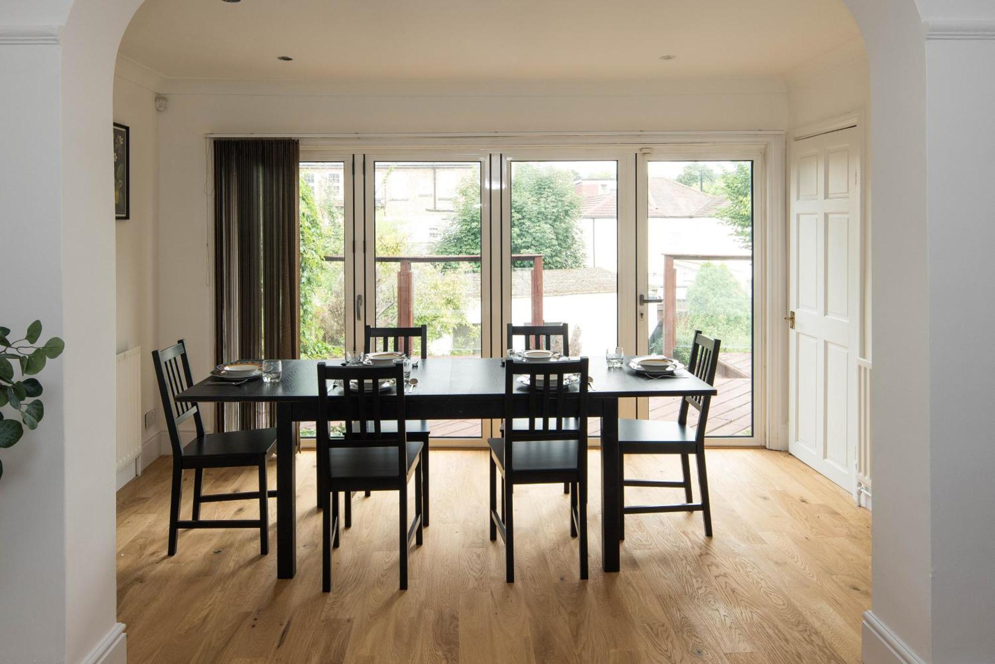 Spacious 4bd Near Gatwick & Ldn Links Casa vacanze *